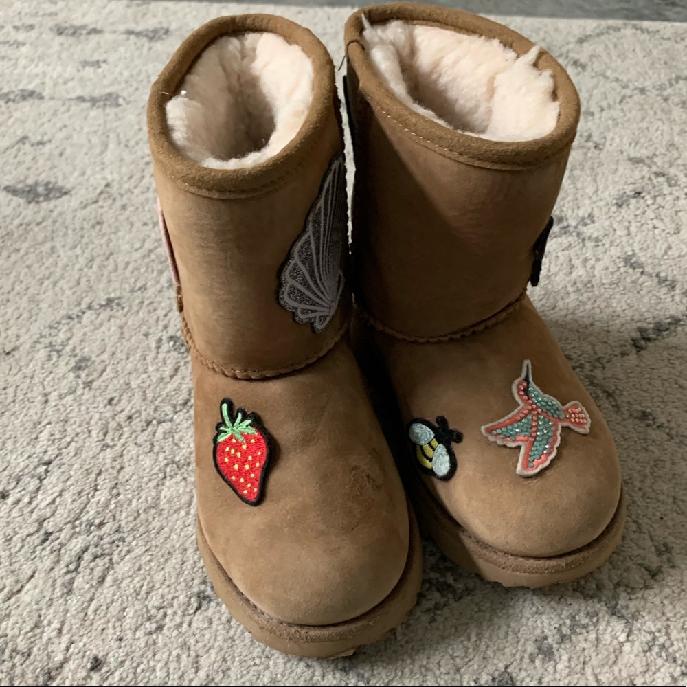 UGG Classic Short II